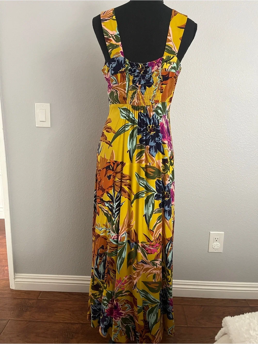 Vince Camuto Yellow Tropical Floral Maxi Dress - Picture 2 of 3